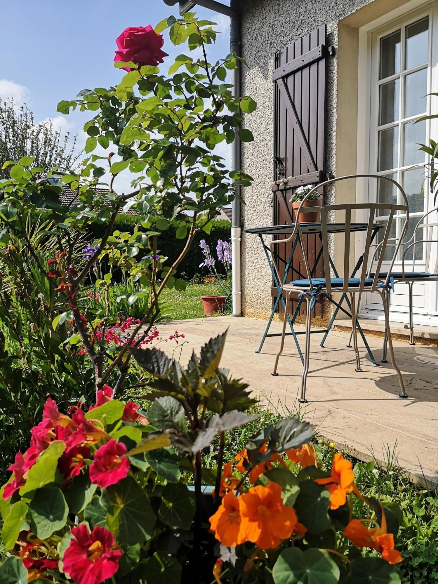 Maison Et Florescence Nuits-Saint-Georges Esterno foto